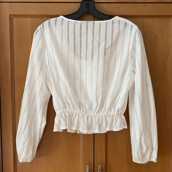🤍 The Fifth Label White Cropped Blouse - Picture 6 of 12